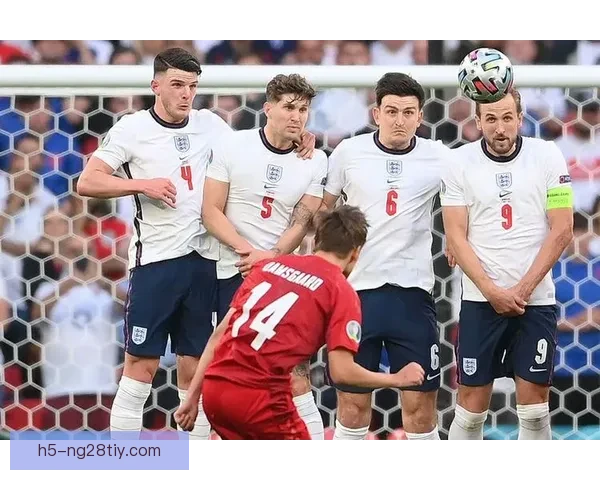 世体曝维尼点球误判VAR受罚