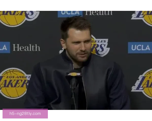 东契奇回应滑倒三分：故意设计忽视外界杂音